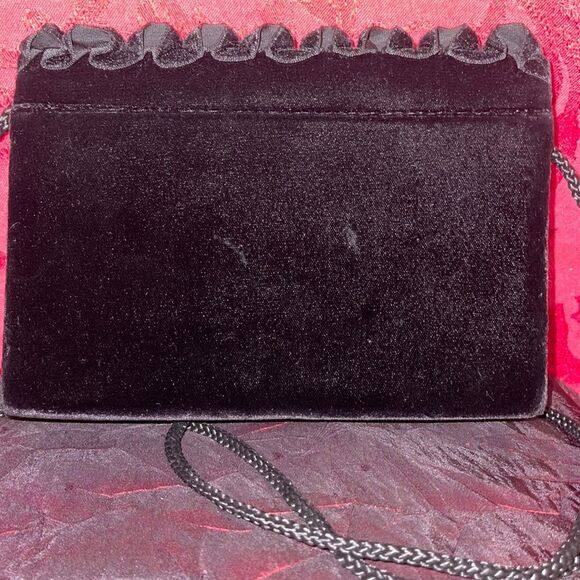 Vintage La Regale Velvet Ruffled Clutch/Shoulder Bag - Picture 3 of 12